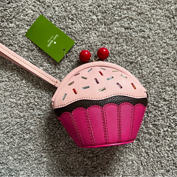 Kate spade cupcake wristlet NWT Clutches Wristlets